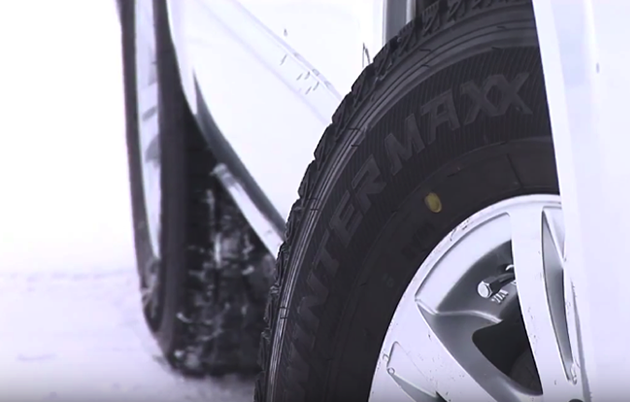 車のタイヤの近影